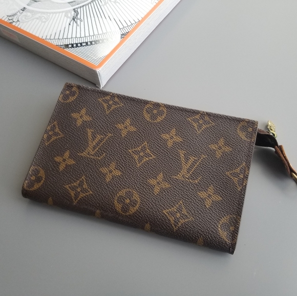 LOUIS VUITTON CLASSIC SIGNATURE Pouch Monogram print - Picture 7 of 16